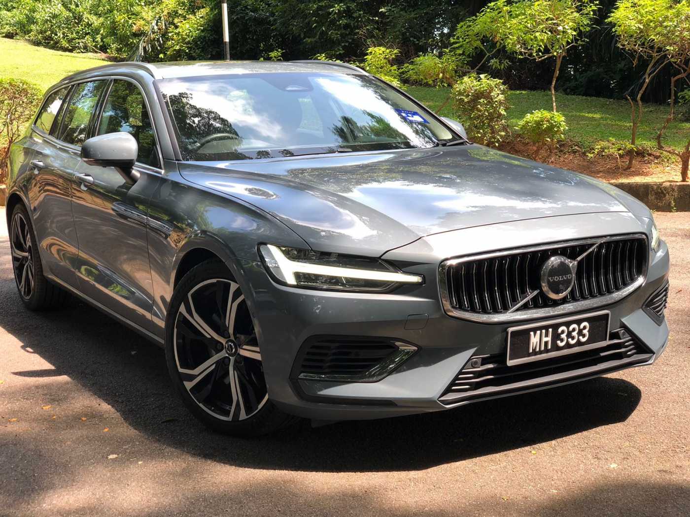 Volvo  V60 Recharge Ultimate, T8 , Electric/Petrol, Bright