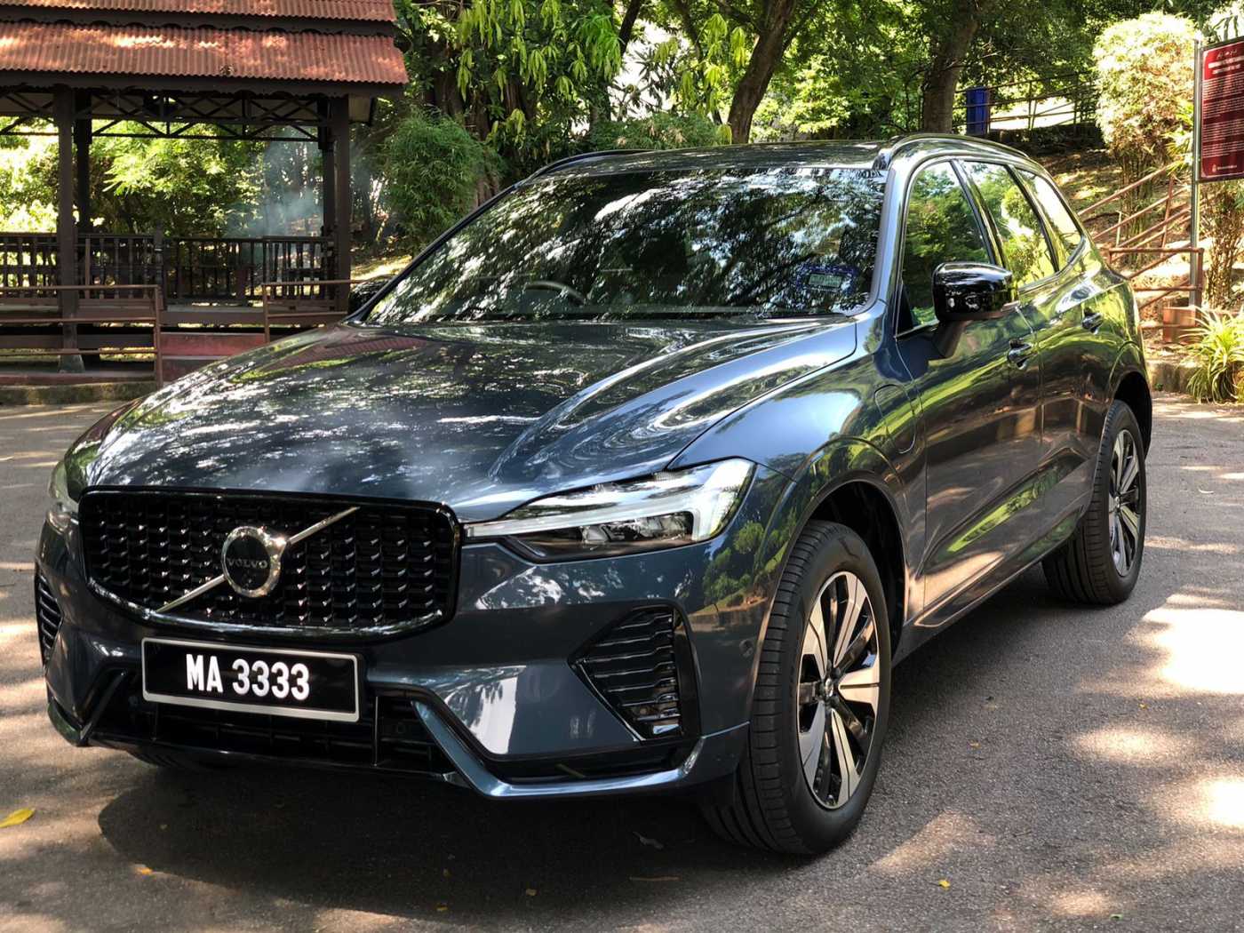 Volvo  XC60 Recharge Ultimate, T8 AWD Plug-in hybrid, Electric/Petrol, Dark