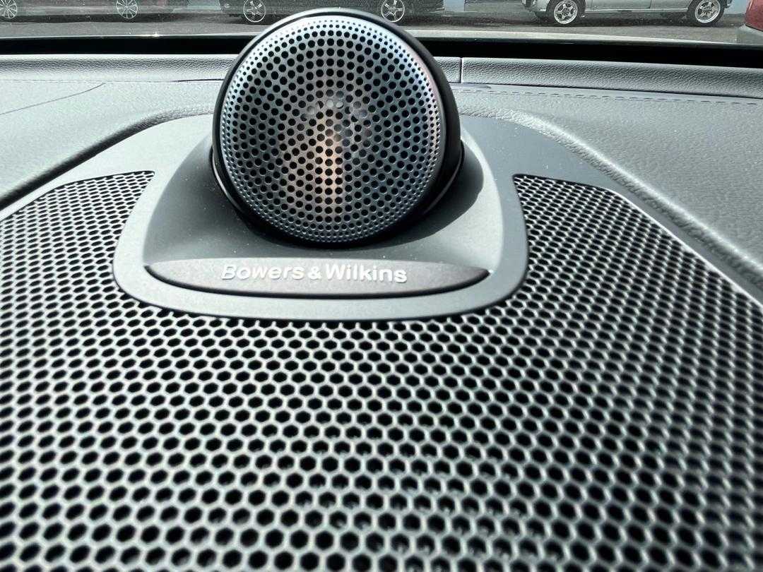 Volvo  XC60 Ultra, T8 AWD Plug-in hybrid, Electric/Petrol, Dark