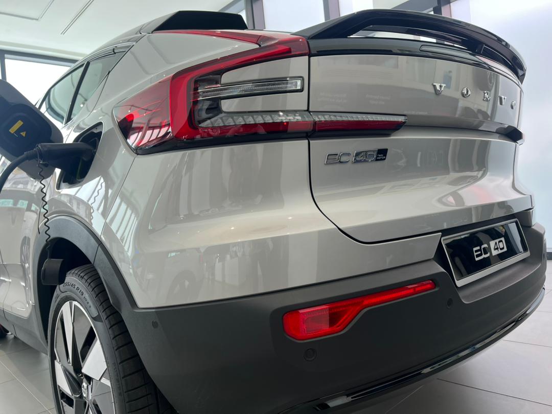 Volvo  EC40 Ultra, Twin Motor, Electric