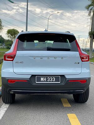 Volvo  XC40 Plus, B5 AWD Mild hybrid, Petrol, Dark
