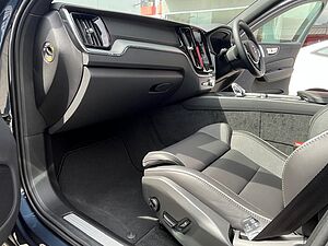 Volvo  XC60 Ultra, T8 AWD Plug-in hybrid, Electric/Petrol, Dark