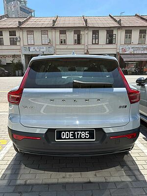 Volvo  XC40 Plus, B5 AWD Mild hybrid, Petrol, Dark